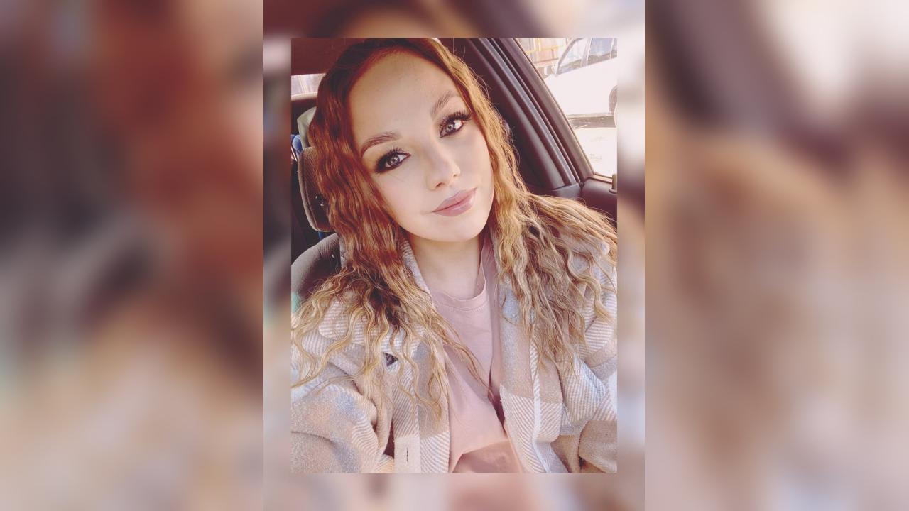 Webcam chat profile for MilkaMandarinka: Dancing