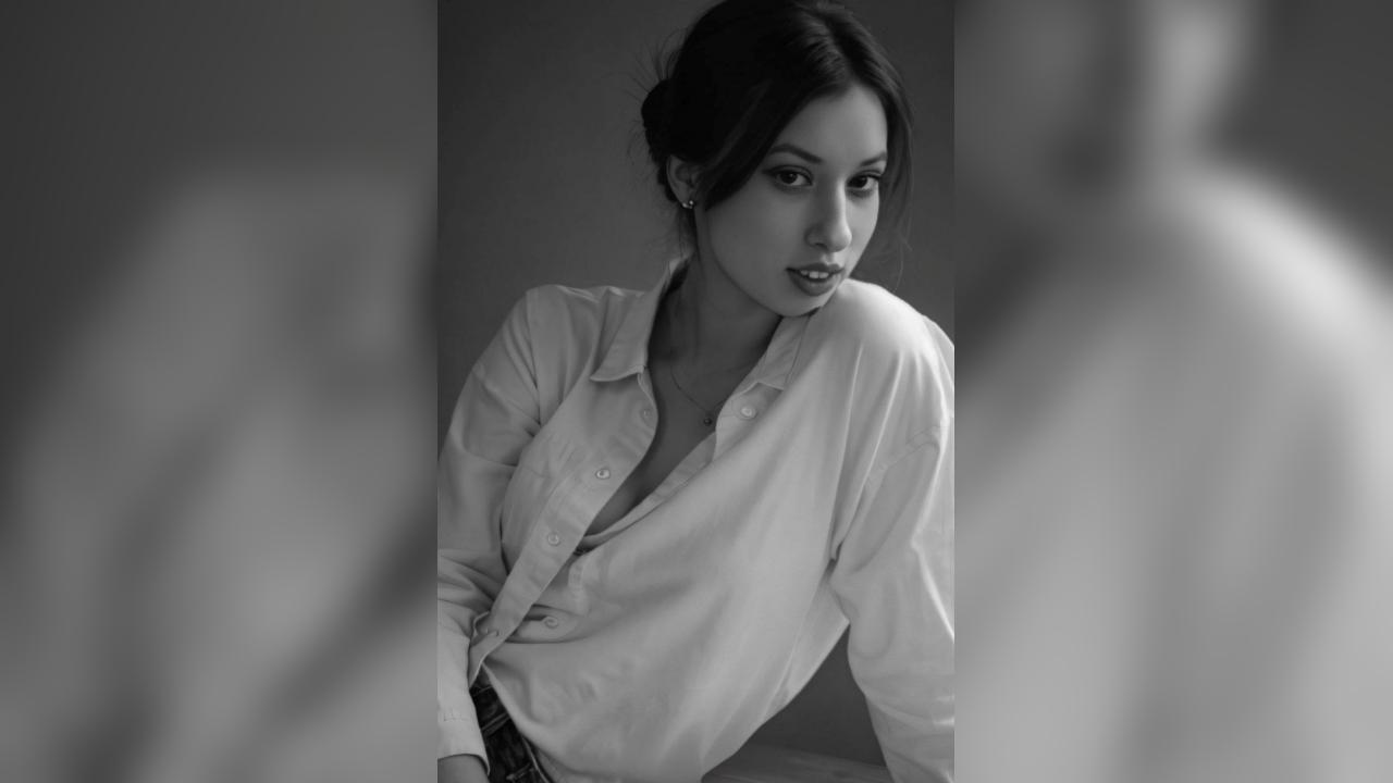 Webcam chat profile for Jessie77