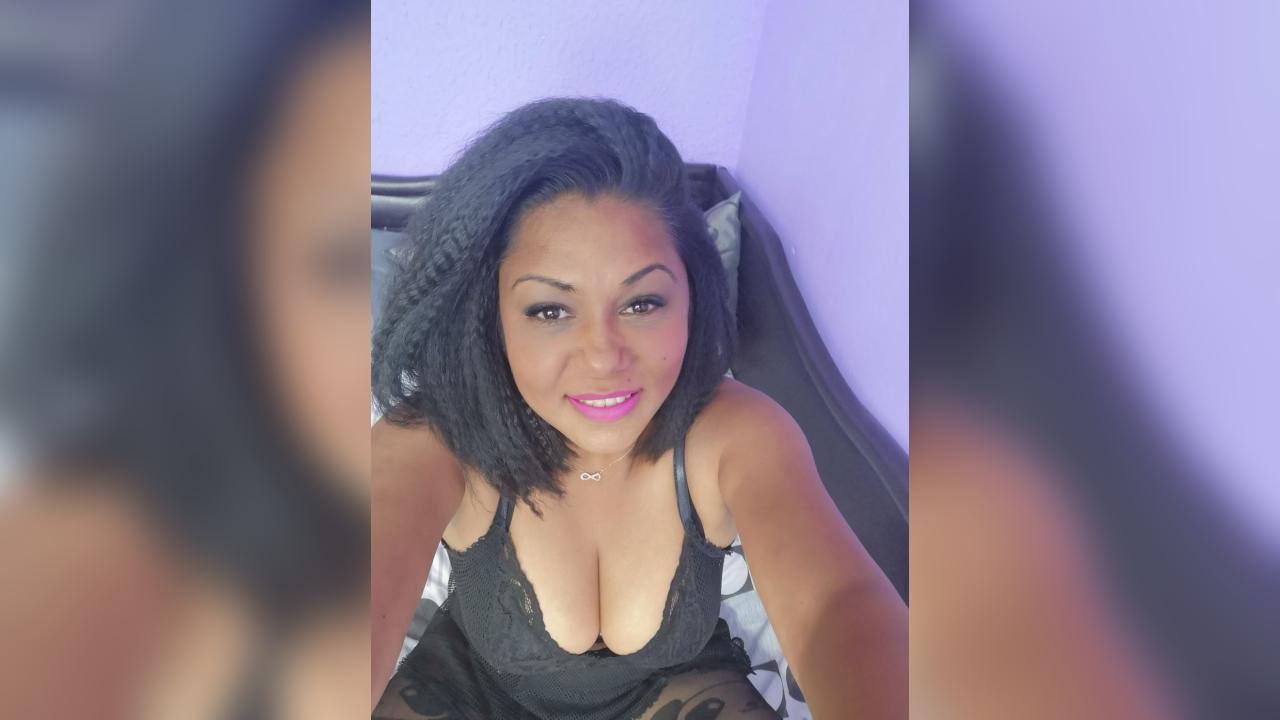 Webcam chat profile for Altheea777