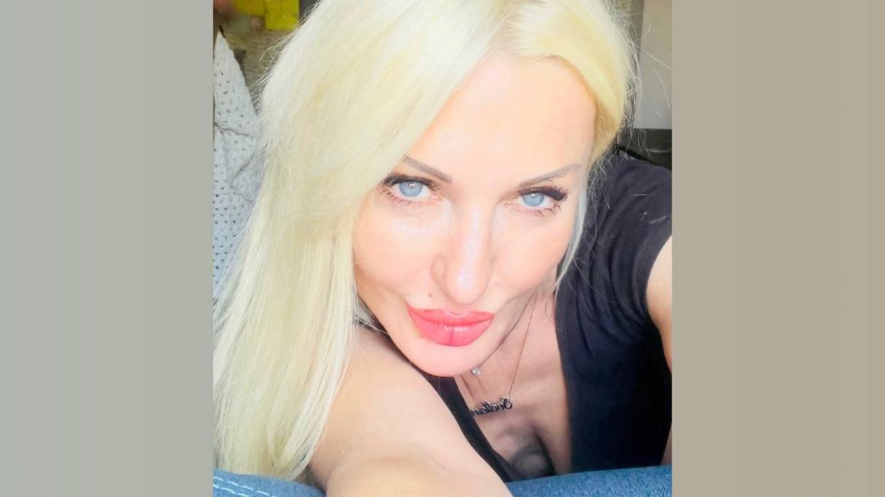 Webcam chat profile for Rosi: Ask about my Hobbies