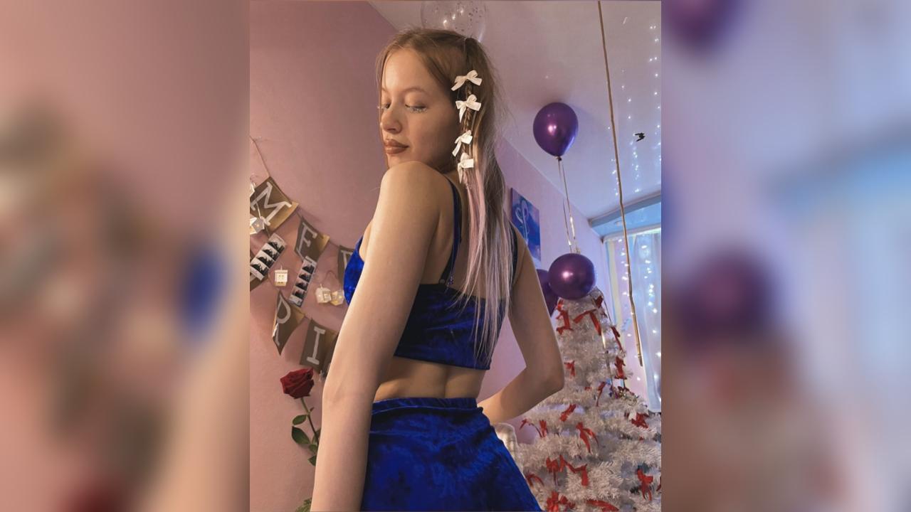 Webcam chat profile for AphroditeWOW