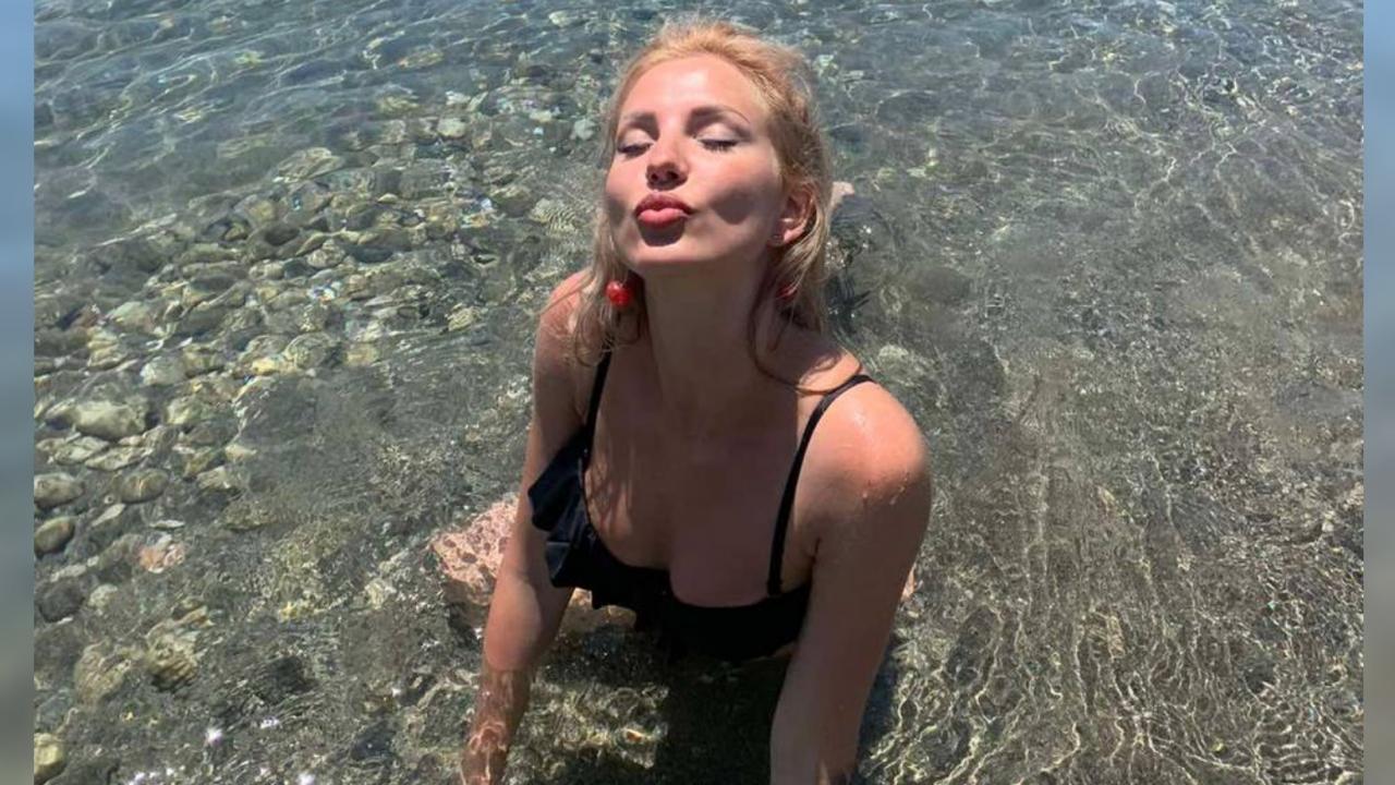 Webcam chat profile for BlondeinBlack: Piercings & tattoos