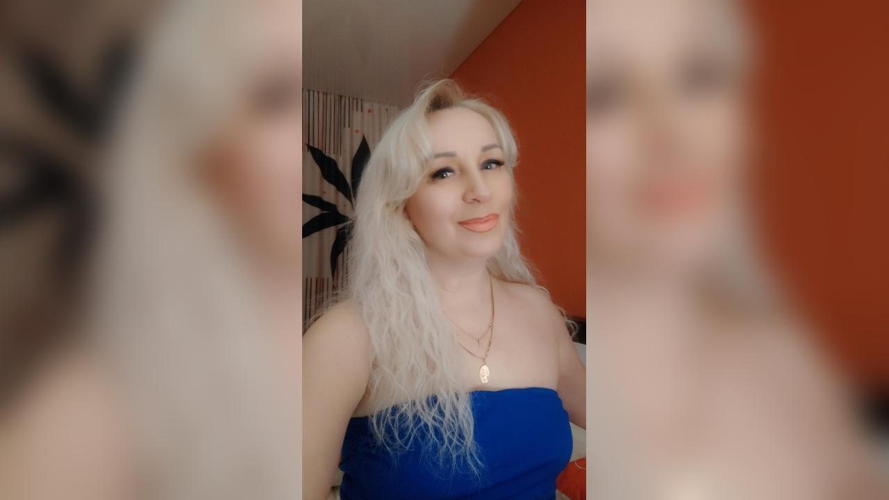 Webcam chat profile for ButterflyAlice: Nails