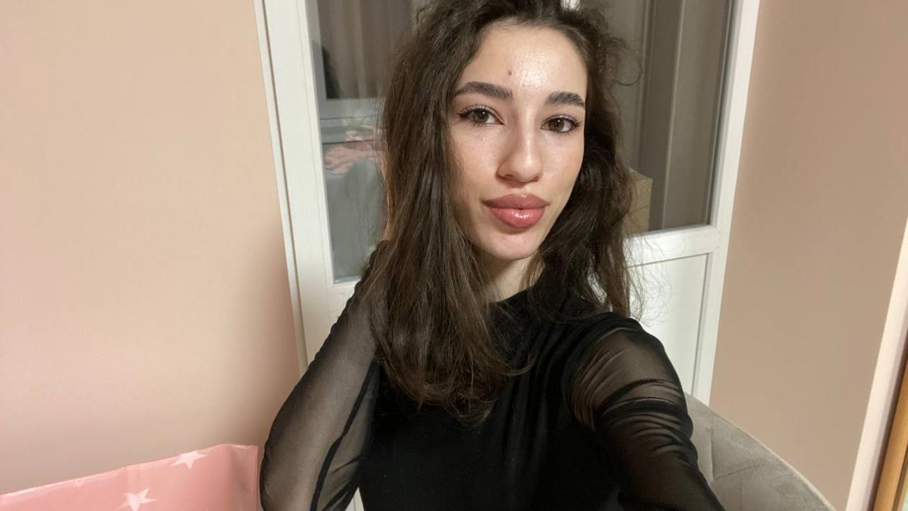 Webcam chat profile for CristalLady: Outfits