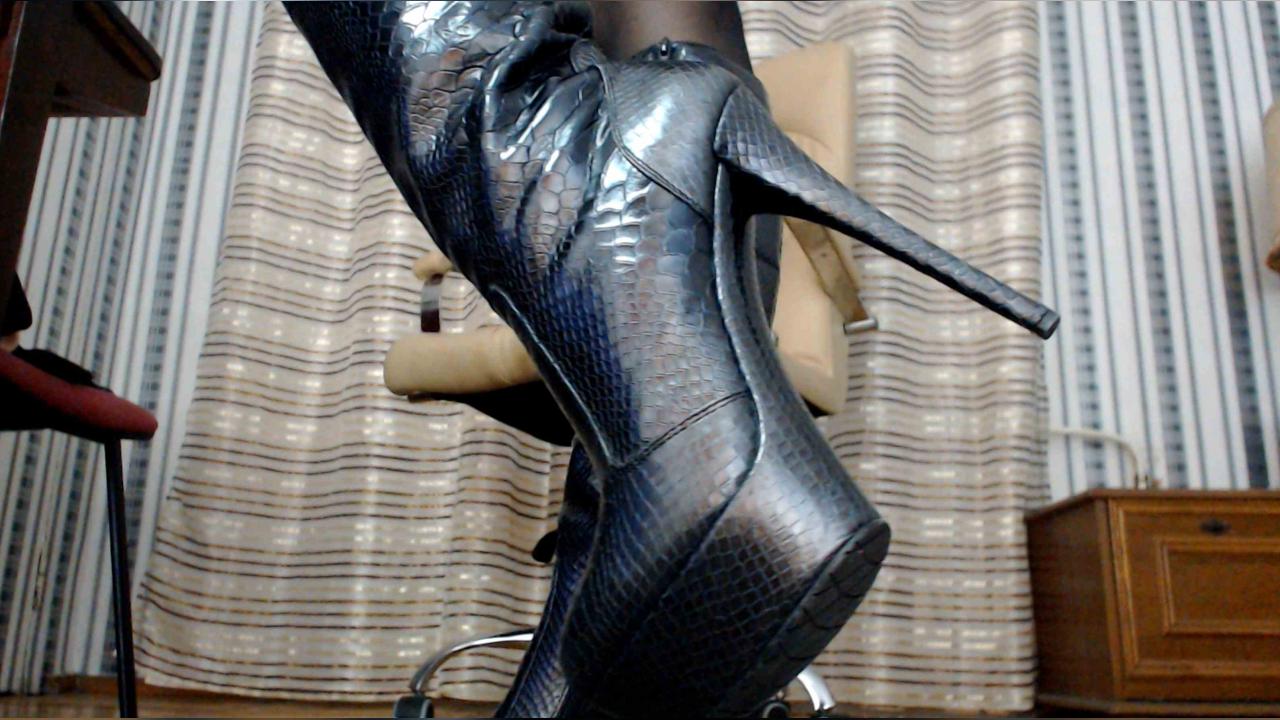 Webcam chat profile for Aurora30: Dominatrix
