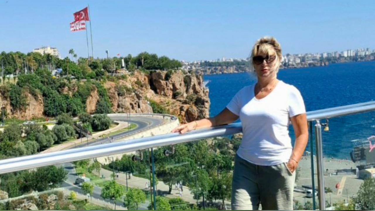 Webcam chat profile for BrightBlonde: Cooking