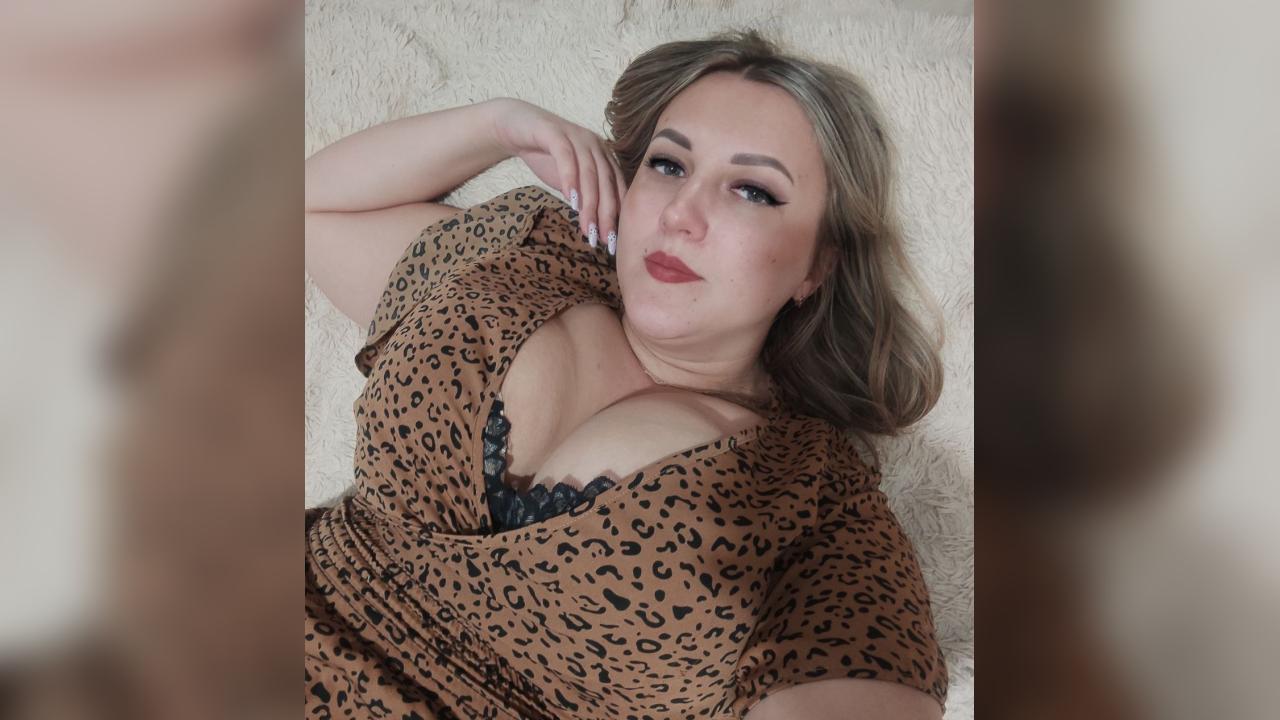 Webcam chat profile for BlondMilf