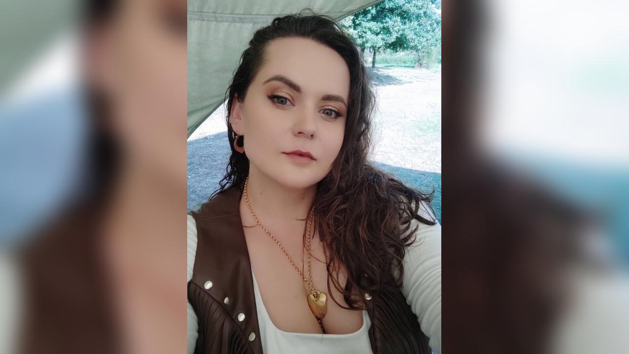 Webcam chat profile for LuxuryDiva: Cooking