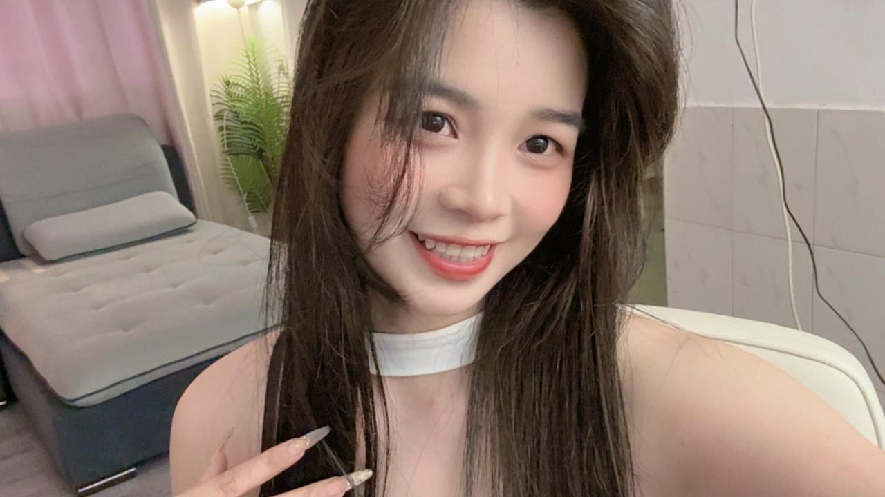 Webcam chat profile for Wendymin: Legs, feet & shoes