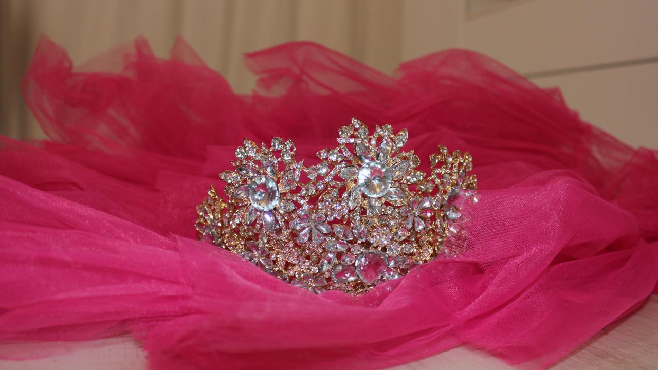 Webcam chat profile for QueenMom: BDSM