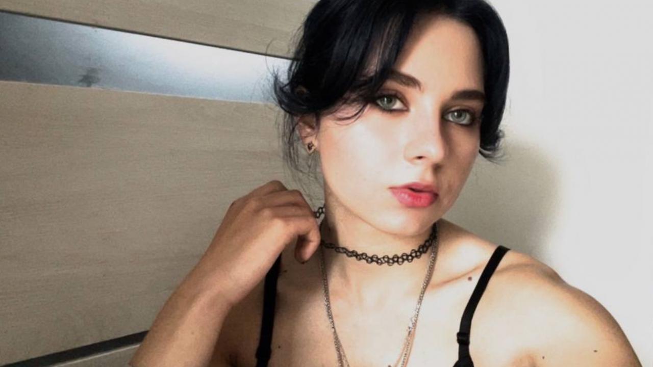 Webcam chat profile for Rietel: Piercings & tattoos