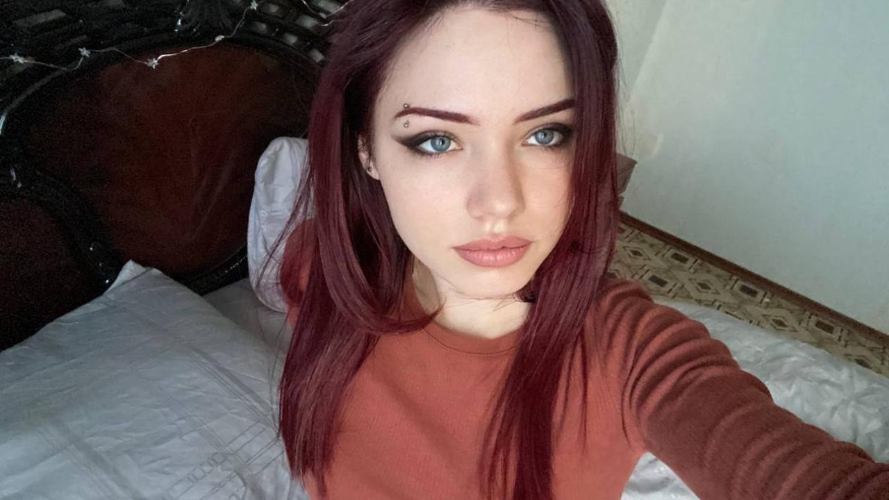 Webcam chat profile for ShiningFairy: Outfits