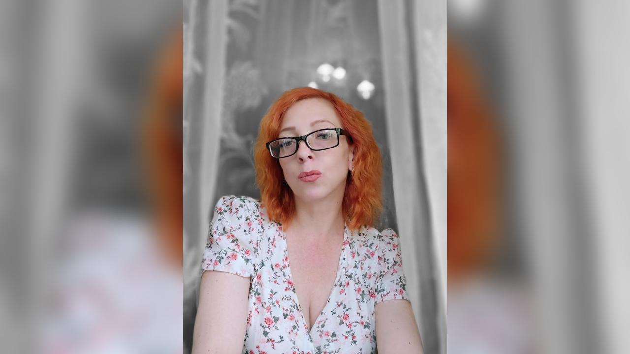 Webcam chat profile for HotMood0