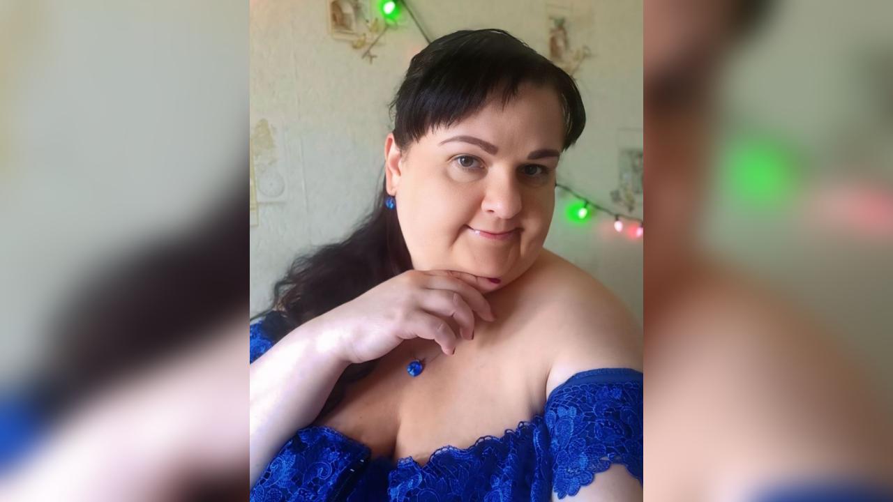 Webcam chat profile for BabySweetXX: Kissing