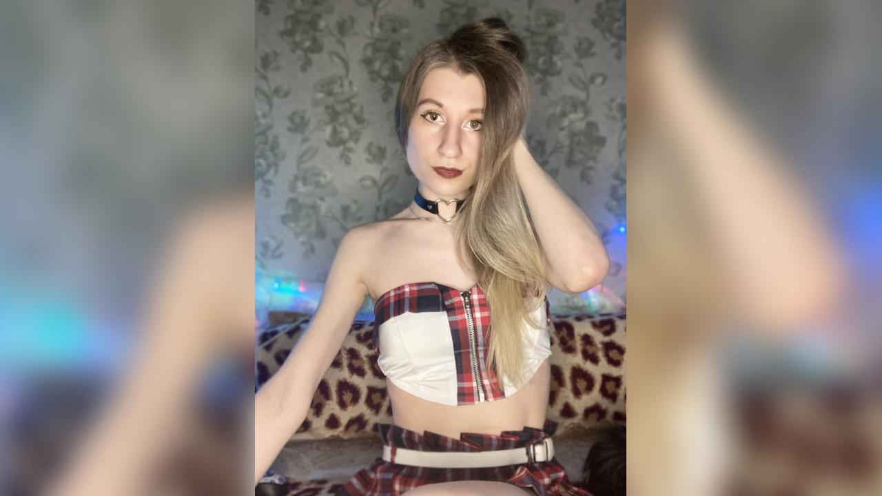 Webcam chat profile for 01SweetieIce
