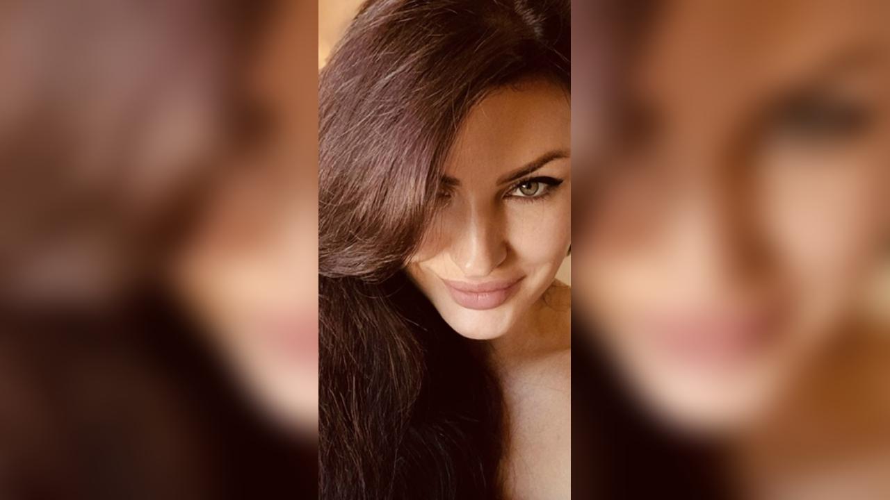 Webcam chat profile for CaramelWoman