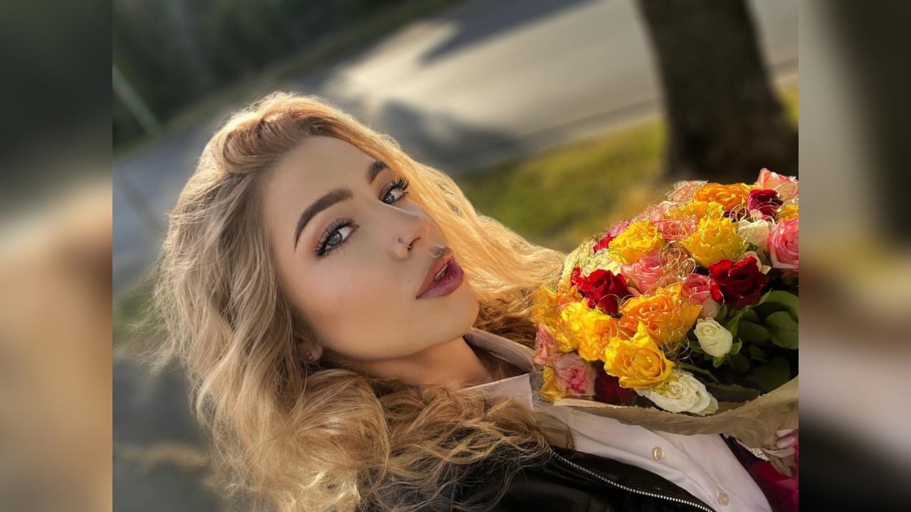 Webcam chat profile for PrettyBunny: Ask about my Hobbies