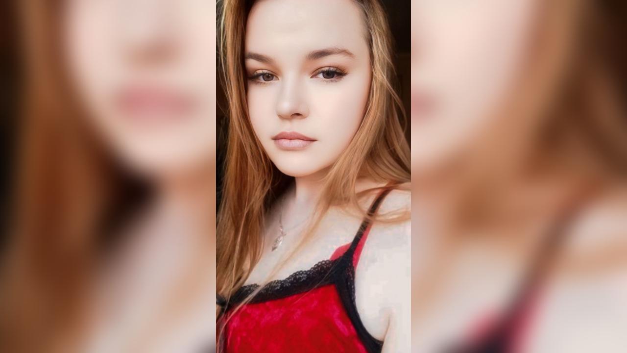 Webcam chat profile for HoneyBee: Ask about my Hobbies