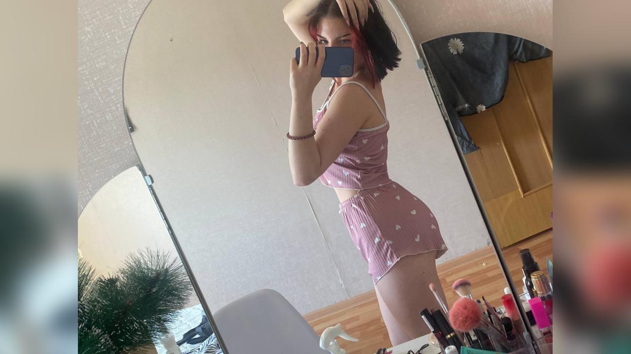 Webcam chat profile for Oriana