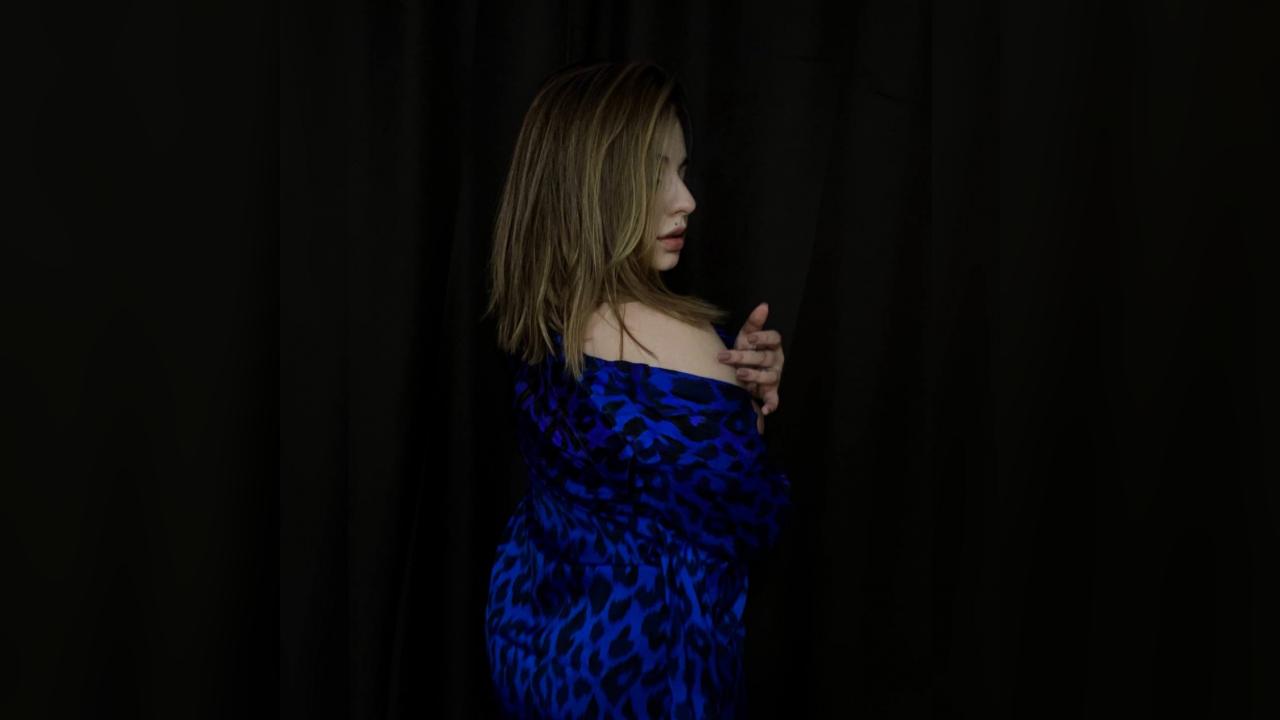 Webcam chat profile for Milaxcute: Latex & rubber