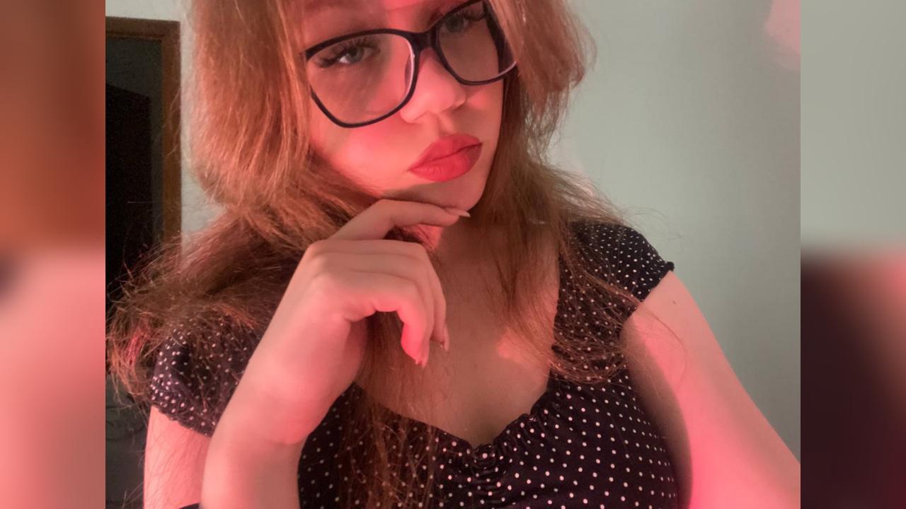 Webcam chat profile for VibeQueen: Ask about my Hobbies