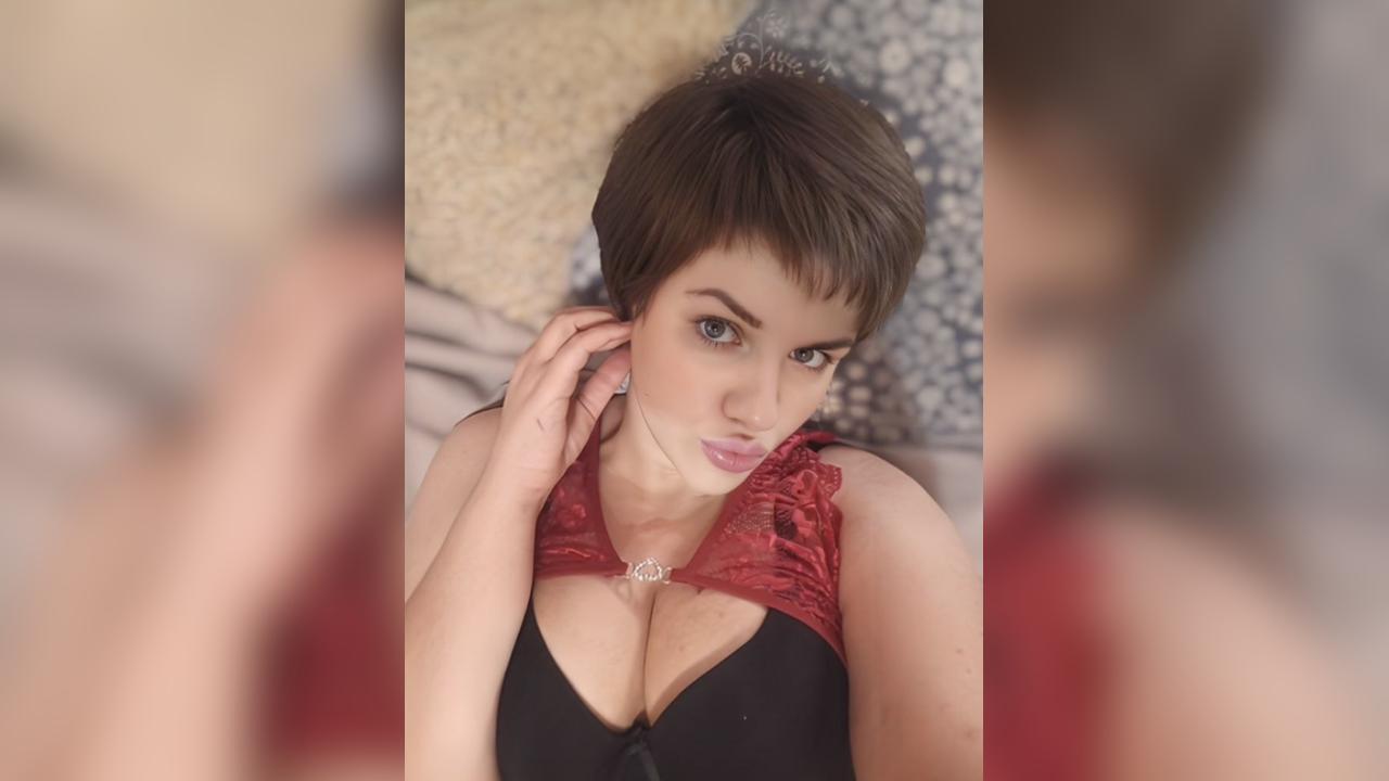 Webcam chat profile for MoonlitSiren