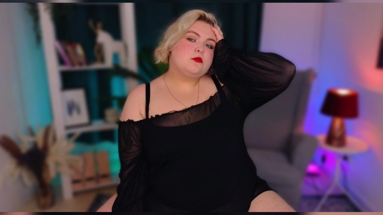 Webcam chat profile for EllaBigBabe: Leather