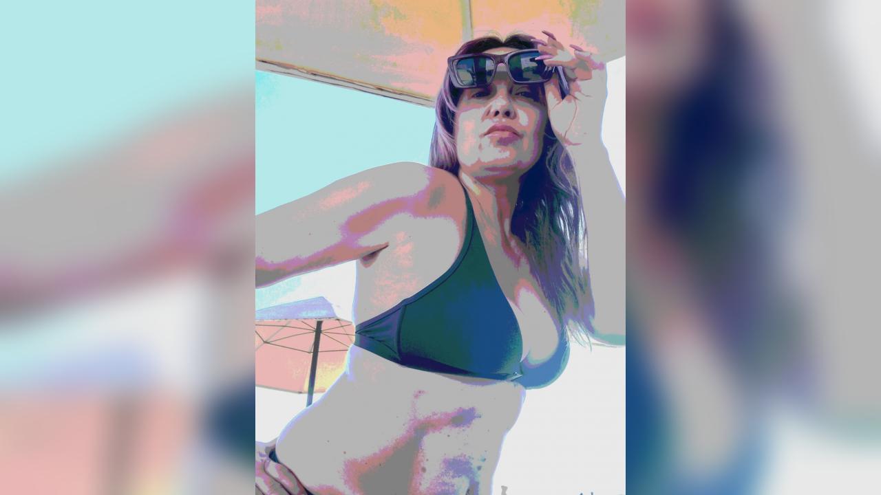 Webcam chat profile for PerlaAmber: Nails