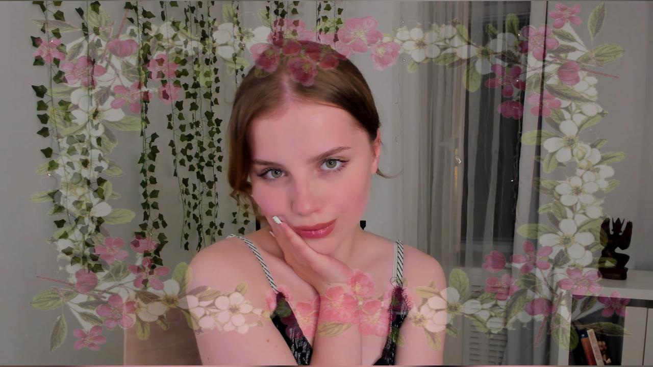 Webcam chat profile for GabiAddams: Legs, feet & shoes