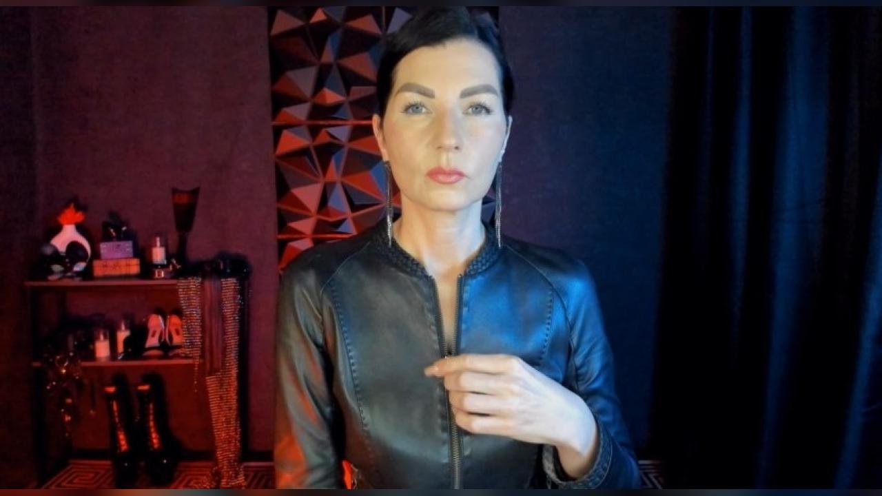 Webcam chat profile for MonicaCheerful: Dominatrix