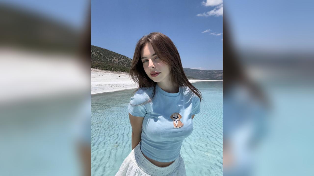 Webcam chat profile for AlisaNew: Ask about my Hobbies