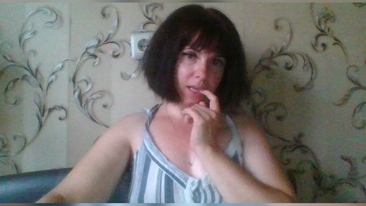 Webcam chat profile for Lily04418kiss: Lipstick