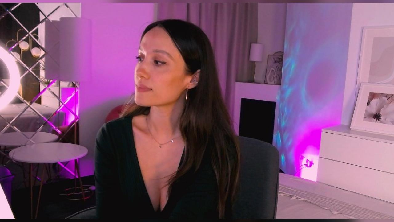Webcam chat profile for AgnesGoddes: Legs, feet & shoes