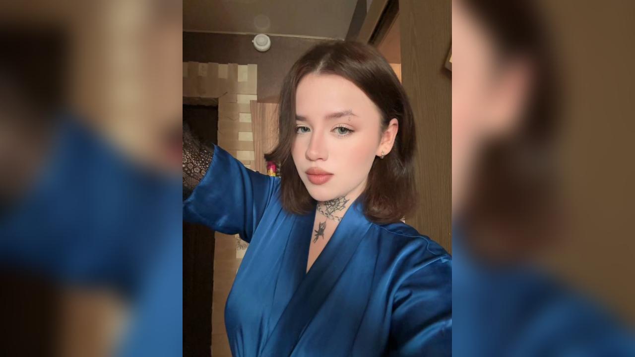 Webcam chat profile for Eliseya: Ask about my Hobbies