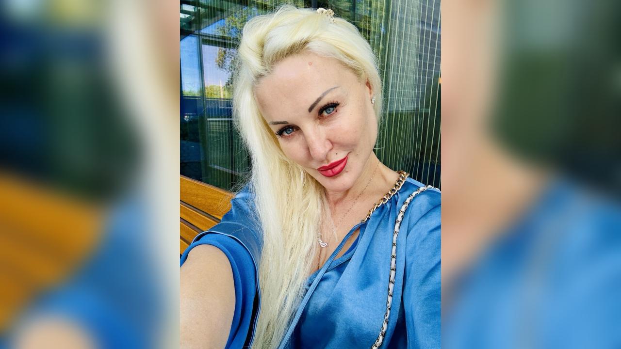 Webcam chat profile for Rosi: Ask about my Hobbies