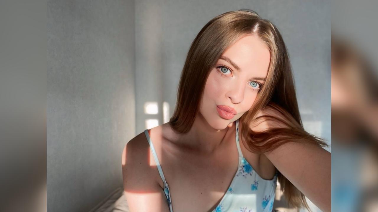 Webcam chat profile for 1HoneyBunny: Dancing