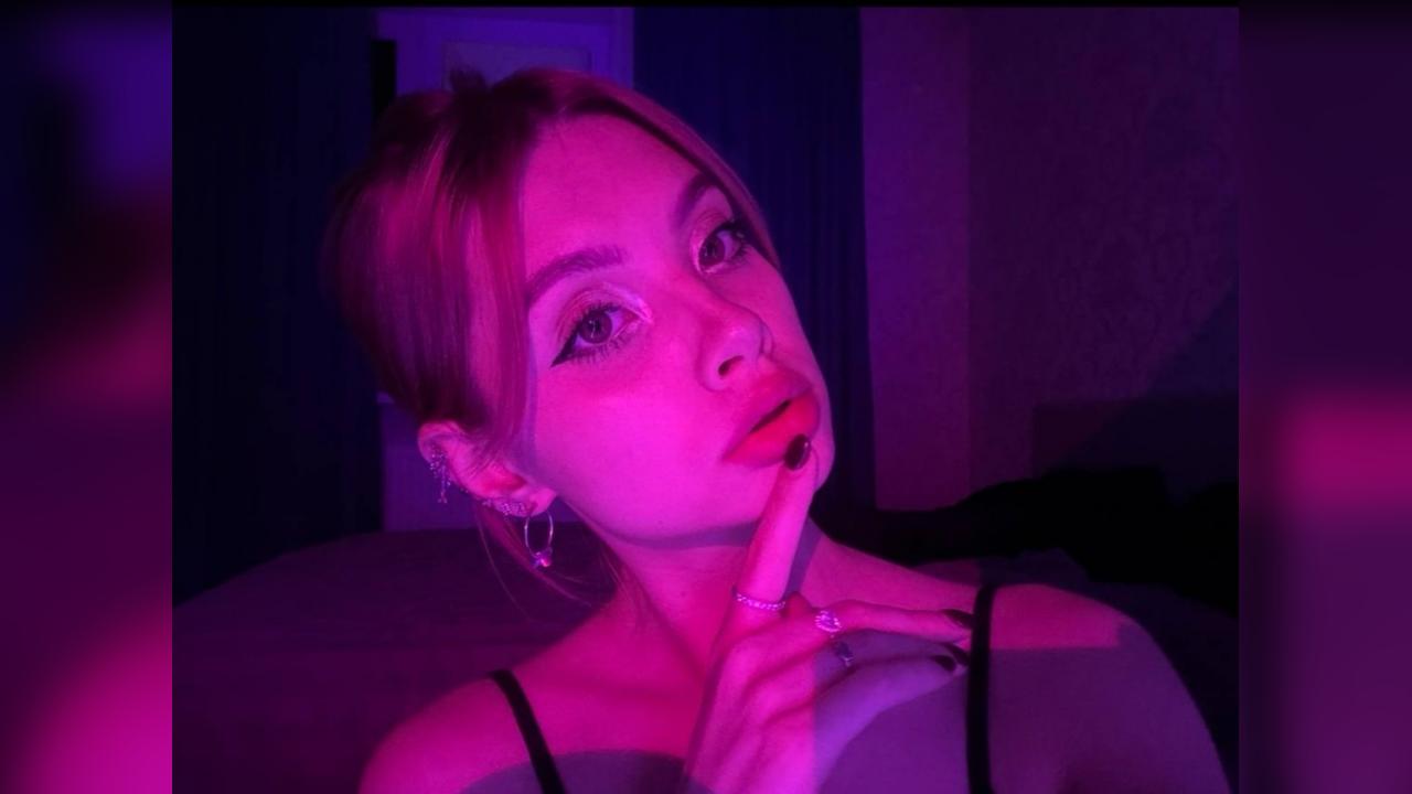 Webcam chat profile for AliceTaylor: Leather