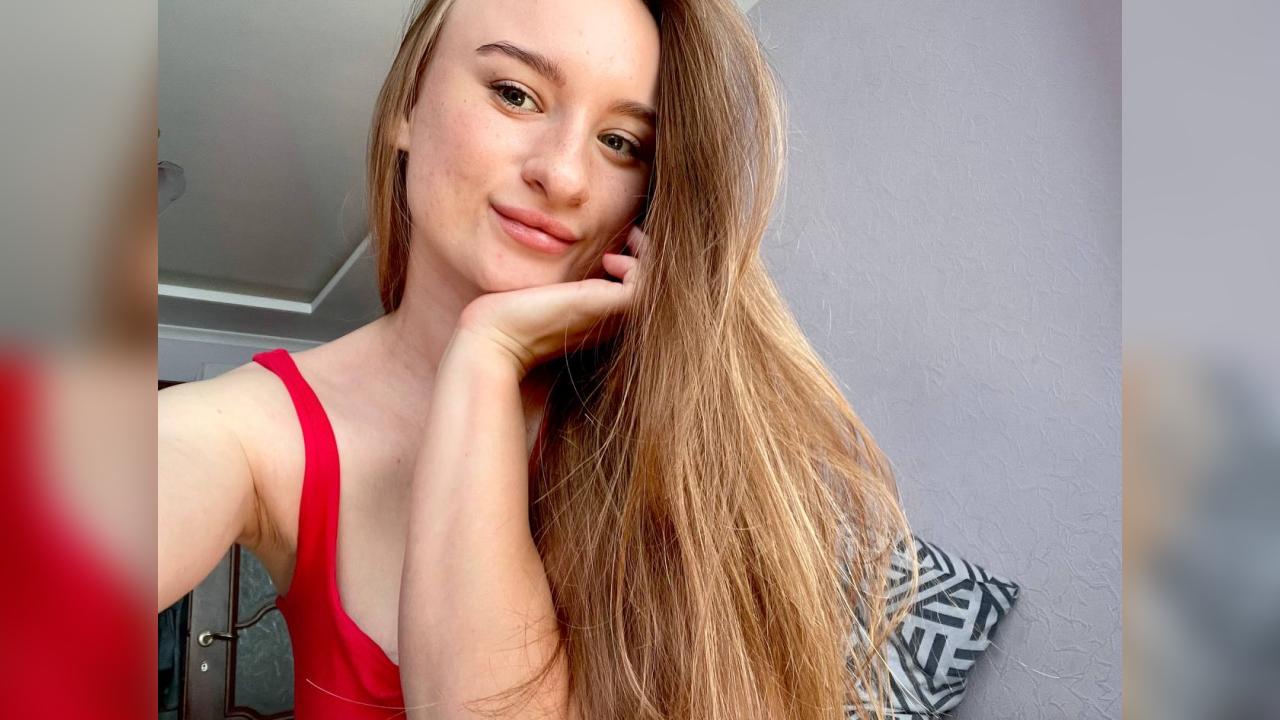 Webcam chat profile for NoraFeather