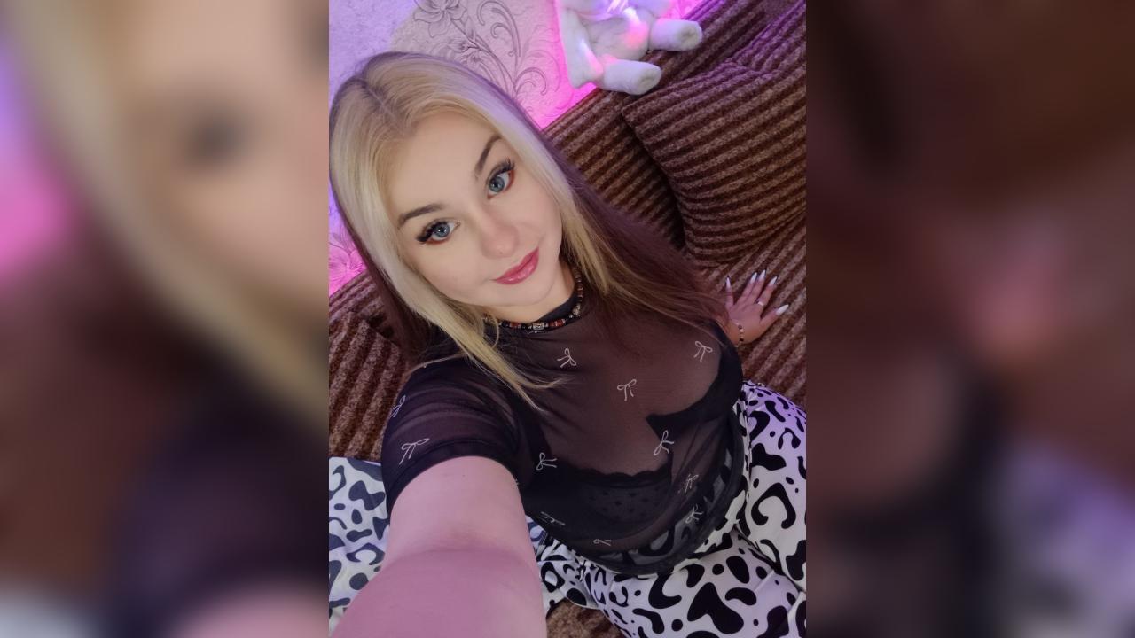 Webcam chat profile for AlSunset22: Sports
