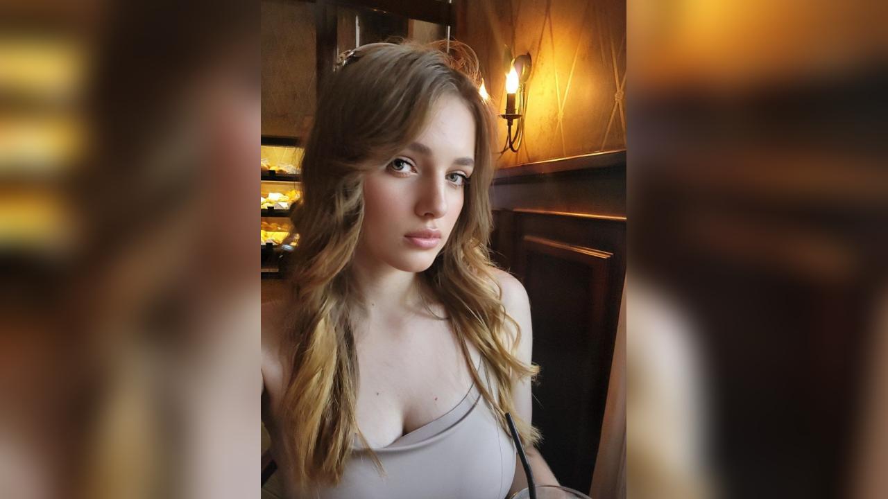 Webcam chat profile for SweetRinaKiss: Outfits