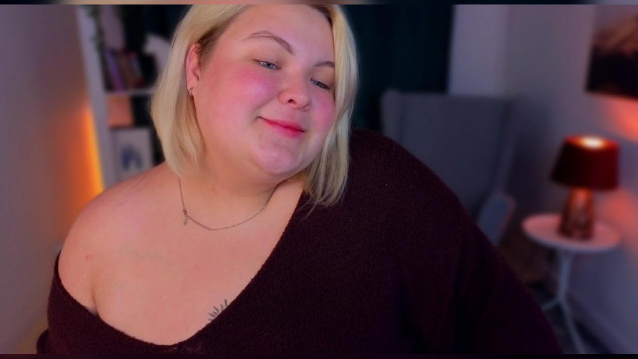 Webcam chat profile for EllaBigBabe: Leather