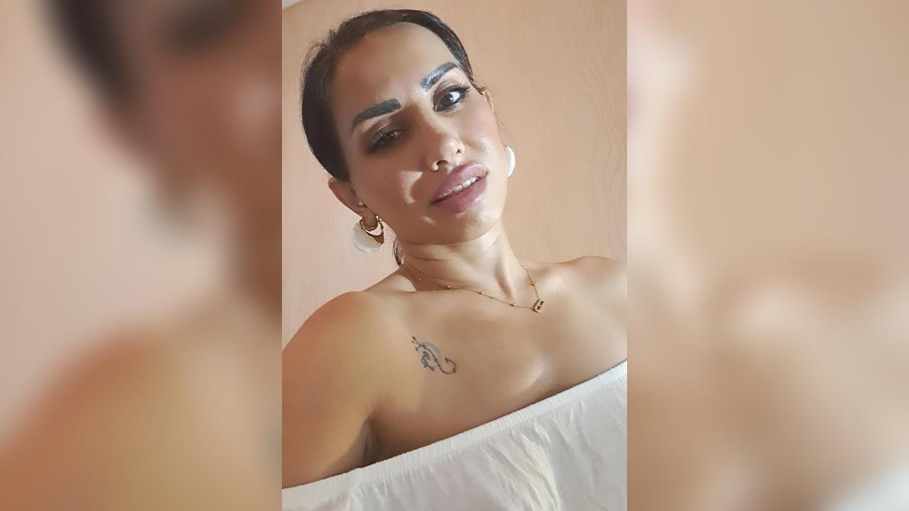 Webcam chat profile for KandiKisa: Outfits