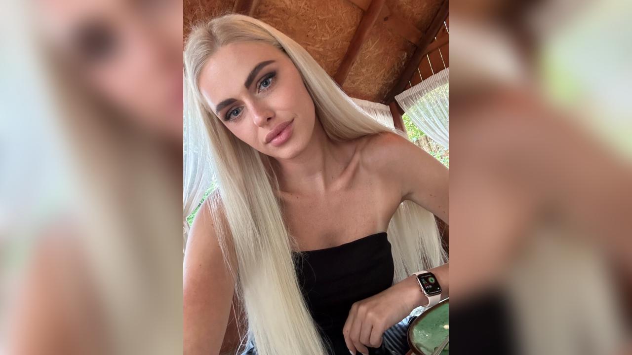 Webcam chat profile for KrisLove1: Cooking