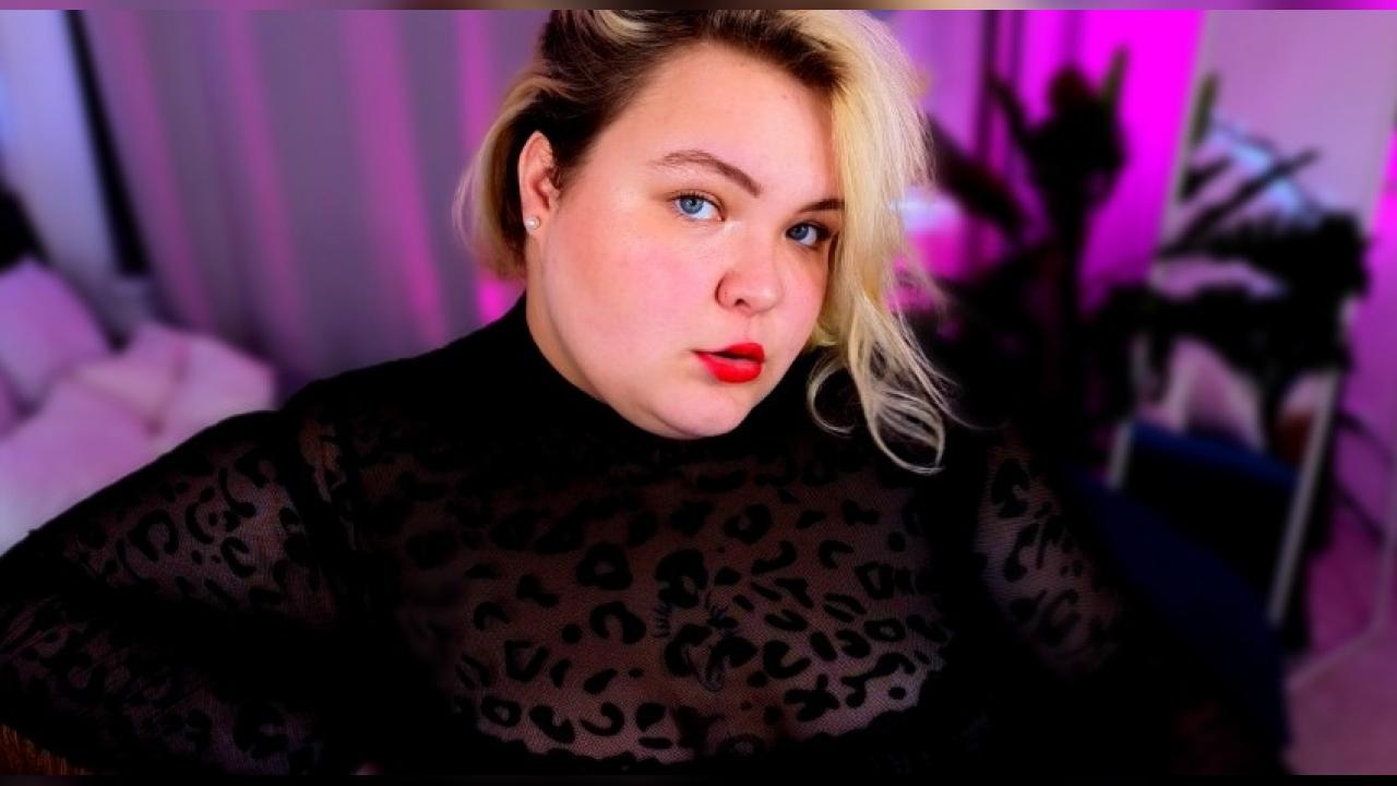 Webcam chat profile for EllaBigBabe: Leather