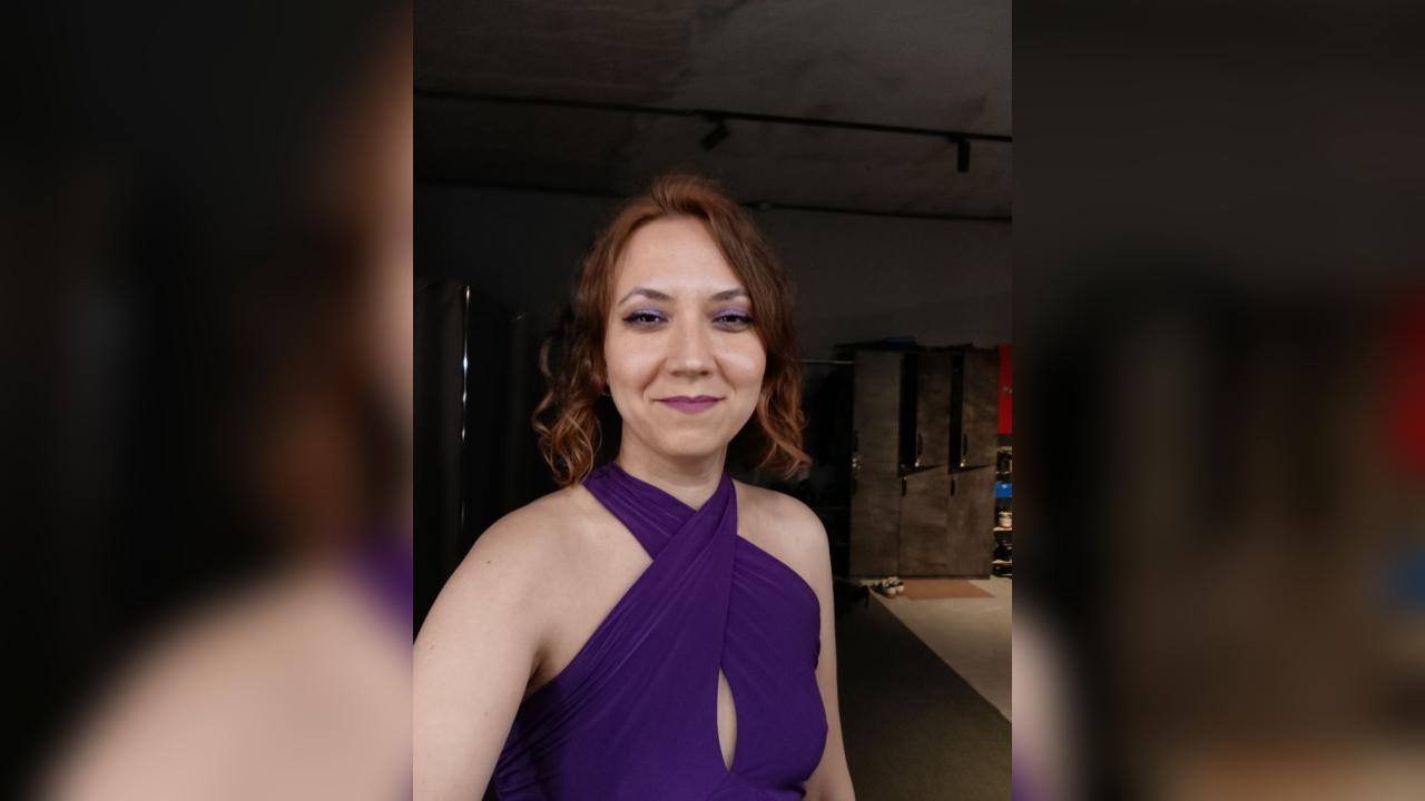 Webcam chat profile for HoneySmile: Ask about my Hobbies