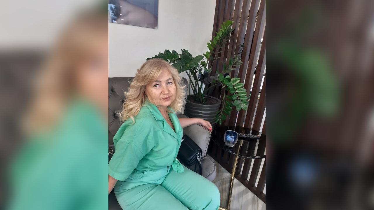 Webcam chat profile for MelanieBlonde: Ask about my other interests