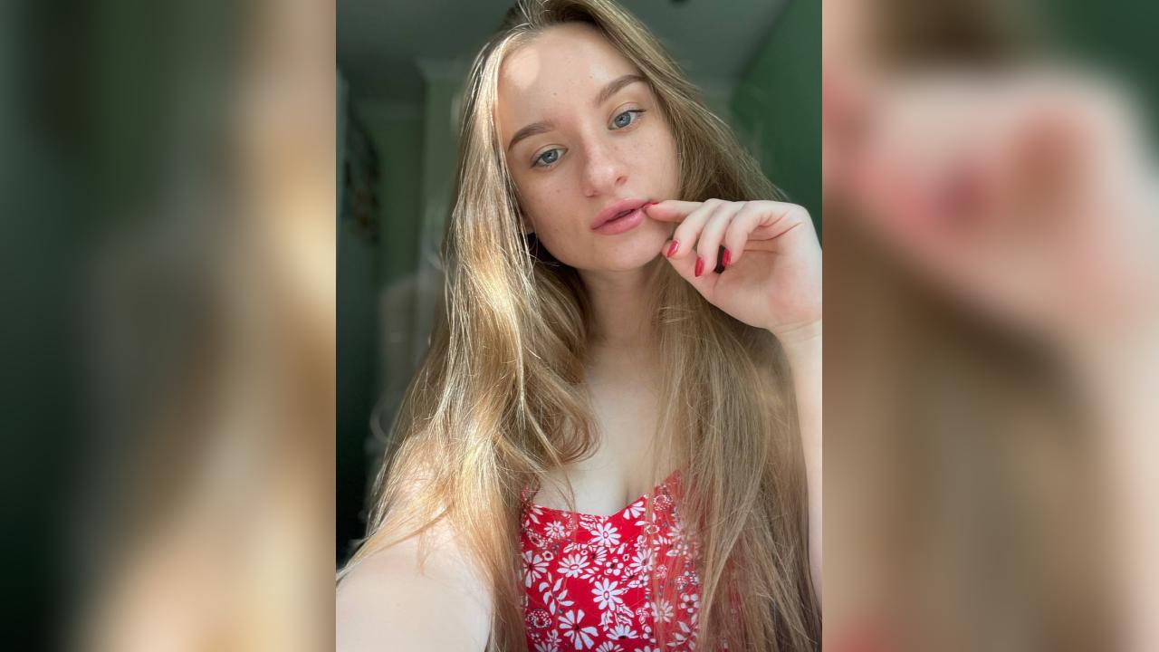 Webcam chat profile for NoraFeather: Ask about my Hobbies
