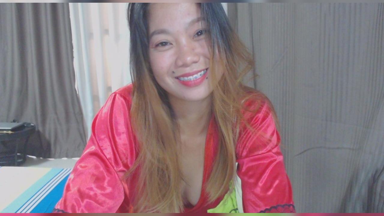 Webcam chat profile for KittyHeart88x: Legs, feet & shoes