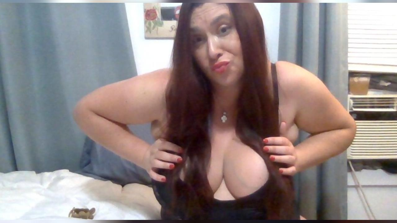 Webcam chat profile for SexyRexy811: Kissing