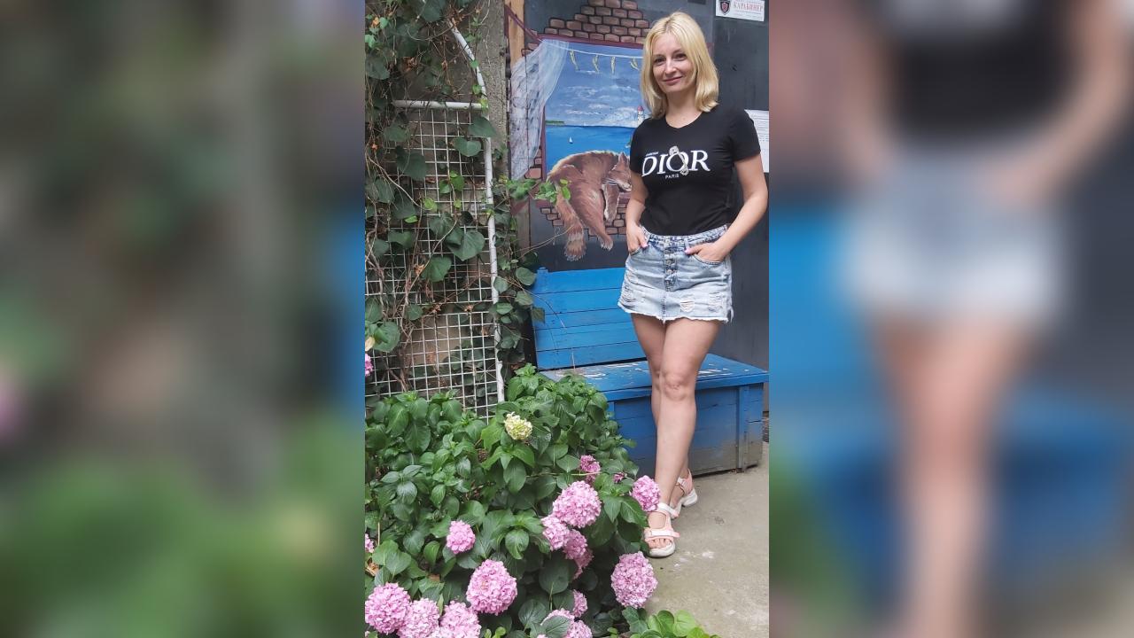 Webcam chat profile for WanderlustHeart: Books/Reading